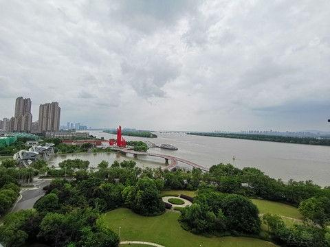 世茂滨江吃瓜视频,揭秘网红小区的幕后故事